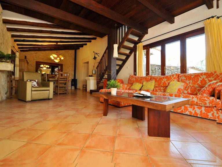Rural Retreat With Views And Private Pool - Petra