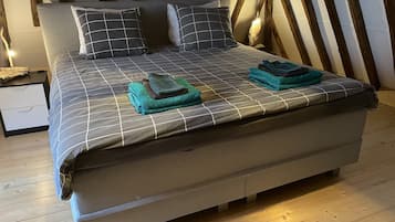 2 bedrooms, free WiFi, bed sheets