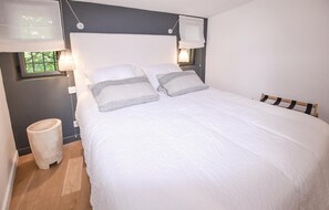 1 quarto, Wi-Fi de cortesia, roupa de cama