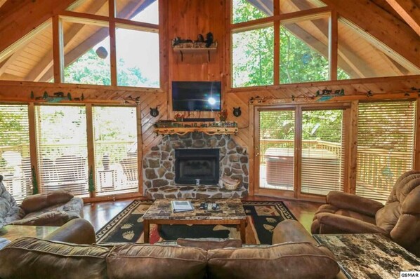 تلفزيون، مدفأة، ألعاب فيديو