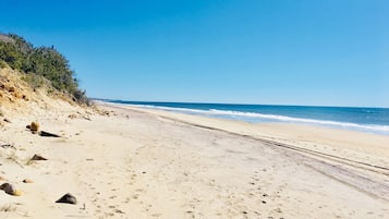 Beach nearby, sun-loungers, beach towels