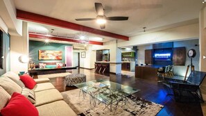 Smart TV - Location & View ! Luxury Oceanfront Condo, Downtown Puerto Vallarta on Malecon * (Puerto Vallarta)