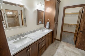 Hair dryer, towels