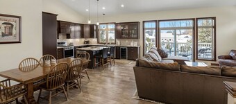 4188 Cottage Row Ct. - Nouvelle construction au centre-ville de Fish Creek - Marchez partout!  