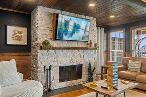 TV, fireplace