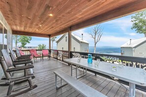 Outdoor dining - Tri-state Corner Cabin with a fire pit, hot tub, & indoor pool! (Bryant)