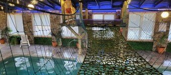 Tri-state Corner Cabin with a fire pit, hot tub, & indoor pool!