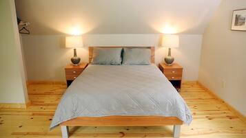 1 bedroom, travel crib, free WiFi, bed sheets