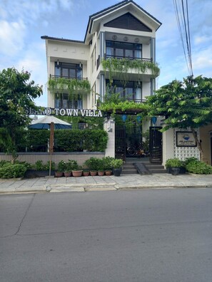 Front of property - Island Town Villas (Da Nang)