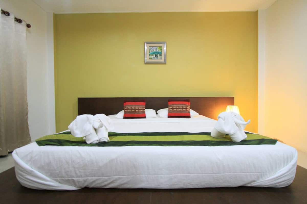 Quarto casal standard | Camas extras/dobráveis (sobretaxa), Wi-Fi de cortesia