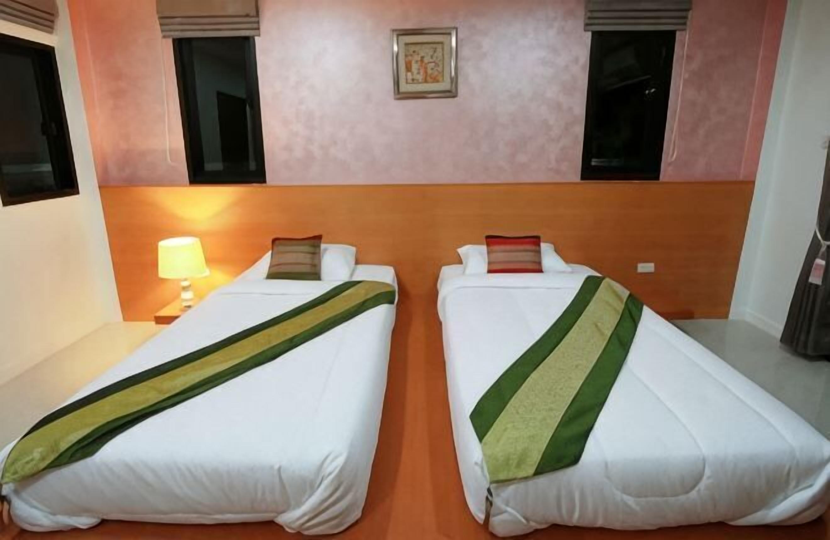 Rollaway beds, free WiFi