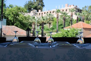 Terrace/patio - Akay Hotel (Selçuk)