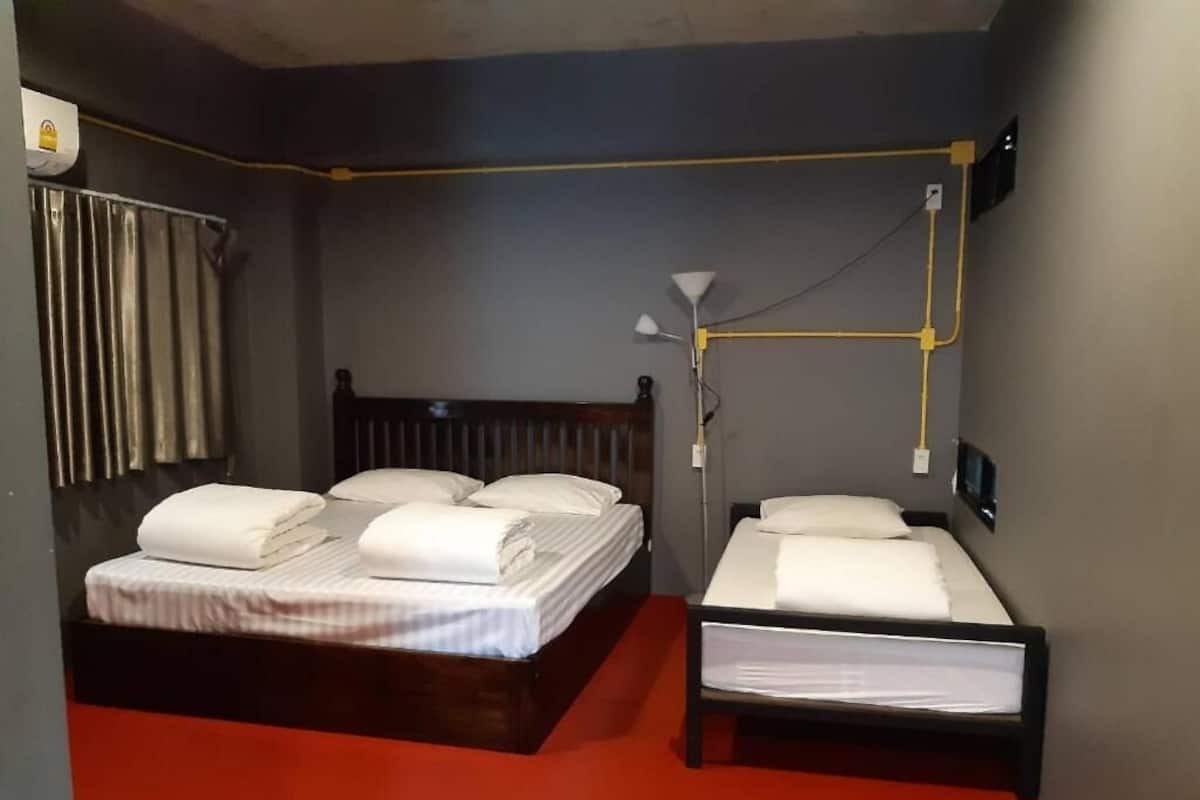 Comfort Triple Room | Soundproofing, free WiFi, bed sheets