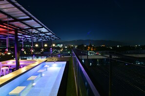 Outdoor pool, open 8 AM to 11:00 PM, sun loungers - 248 Street Hostel (Chiang Mai)