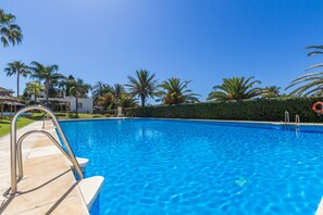 Piscina a l'aire lliure 