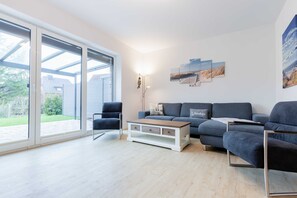 Unclassified image, 3 of 27, button - Alte Wäscherei 2, Germany (List)