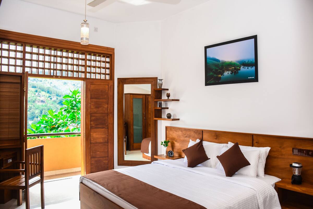 1 bedroom, Egyptian cotton sheets, premium bedding, in-room safe