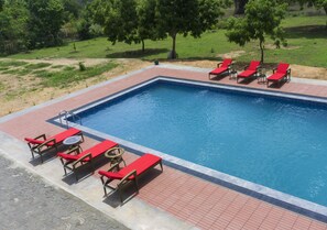 Outdoor pool - Flamingo Nature Resort (Weerawila)