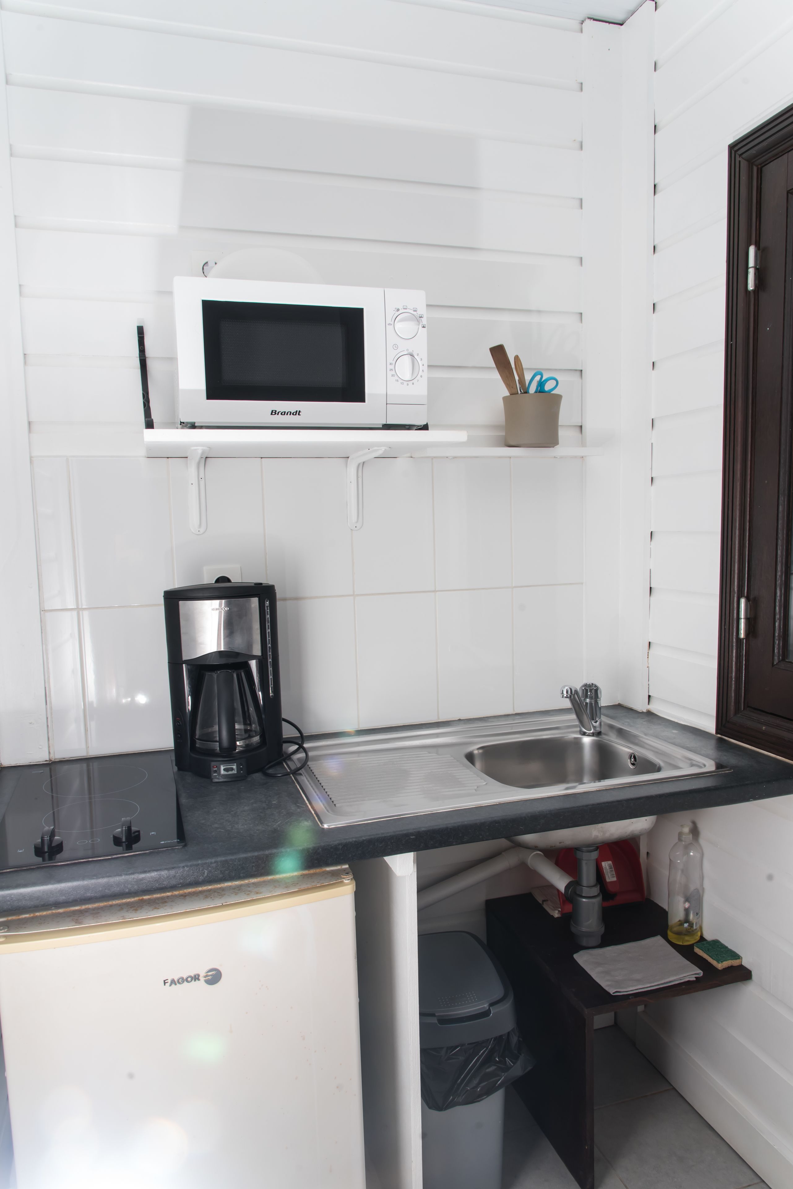 superior chalet, 1 double bed, non smoking | private kitchenette | fridge, stovetop, electric kettle, cookware/dishes/utensils