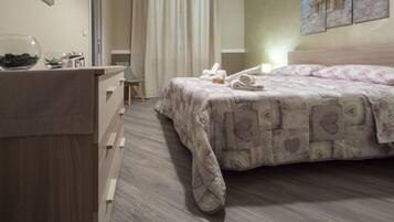 Standardzimmer, mit Bad, Gartenblick | Minibar, Zimmersafe, VerdunkelungsvorhÀnge, schallisolierte Zimmer