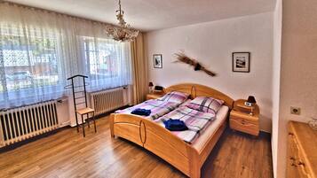 2 Schlafzimmer, Bügeleisen/Bügelbrett, kostenloses WLAN, Bettwäsche