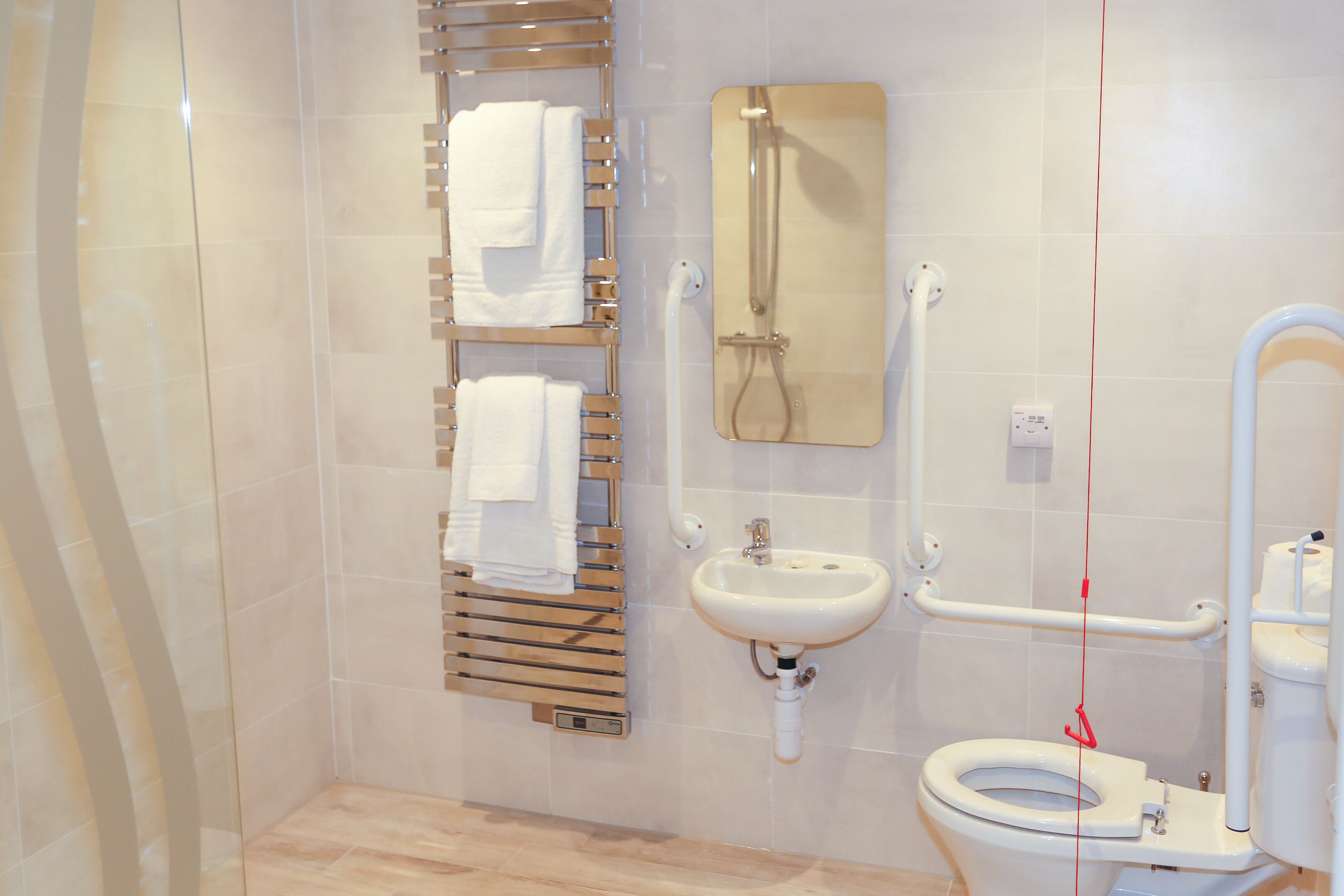 standard double room | bathroom | shower, free toiletries, hair dryer, towels