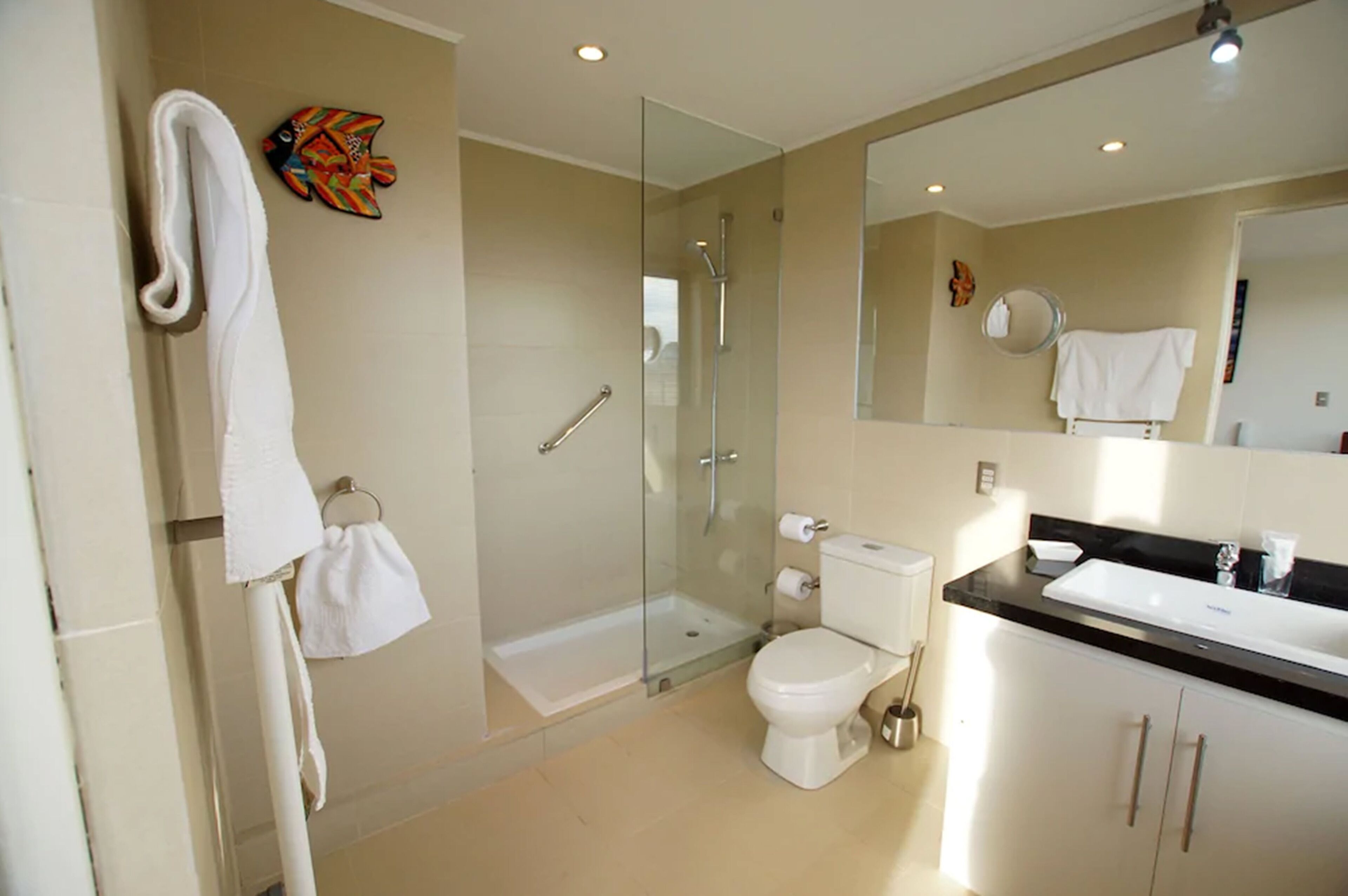 triple room, 1 bedroom, private bathroom | bathroom | shower, slippers, towels