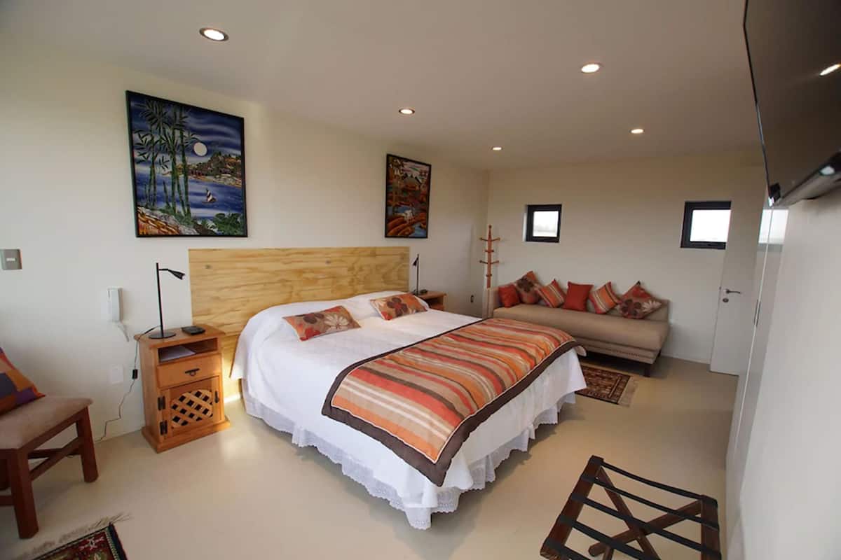Chambre Triple, 1 chambre, salle de bains privée | 1 chambre, coffres-forts dans les chambres, chambres insonorisées