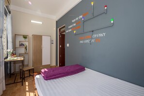 Habitación estándar doble, balcón, vistas al mar | Escritorio, sistema de insonorización, wifi gratis