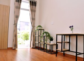 Standard-Doppelzimmer, Balkon, Meerblick | Zimmerausstattung