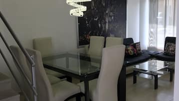 Family House, Multiple Beds, Non Smoking | In-room dining