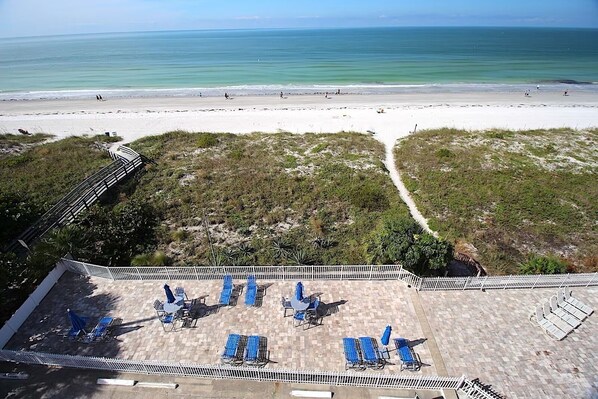 Am Strand, Liegestühle, Strandtücher