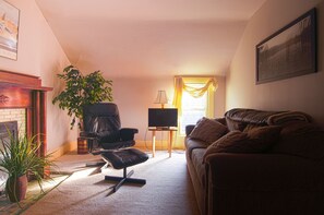 智能電視、DVD 播放機、書籍、影像庫