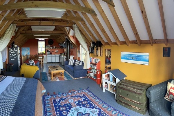 3 bedrooms, in-room safe, iron/ironing board, free WiFi