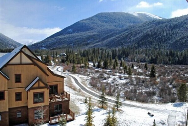 Exterior - Updated, Beautiful Views, Walk to Slopes & Village (Keystone)