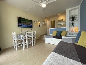 1 bedroom, in-room safe, iron/ironing board, free WiFi
