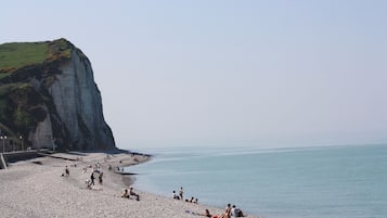 Una spiaggia nelle vicinanze