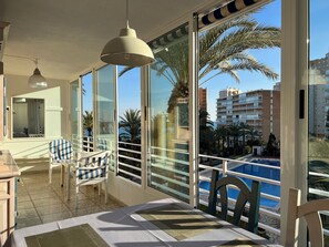 Outdoor dining - Alicante Muchavista Beach-Sea View, Pool, Wifi, Air Conditioning (Alacant)