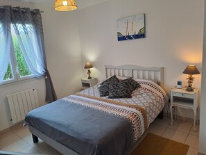 2 habitaciones, tabla de planchar con plancha y wifi gratis 