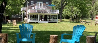 Bear Valley- Riverfront with hot tub - Starlink Satellite Wi-Fi