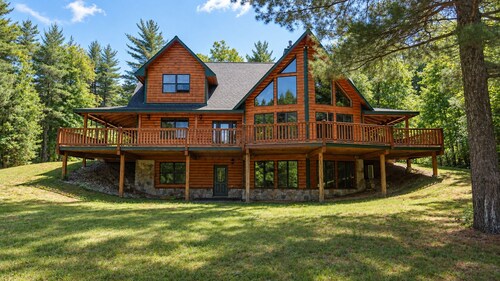 Grand Ebs View Lodge, Luxury Log Home, Views, Hot Tub, Sauna, EV Charge, 3D Tour