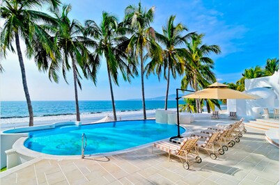 Única frente a la playa Residencia de lujo: playa privada, 5 Br, tiene capacidad para 15