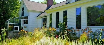 Hus i exceptionellt skick på Thomas Pond