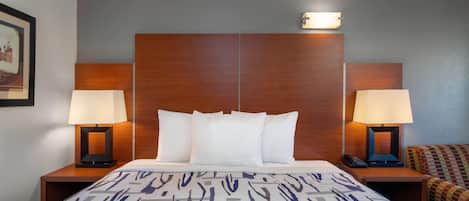 Desk, free cots/infant beds, WiFi, bed sheets