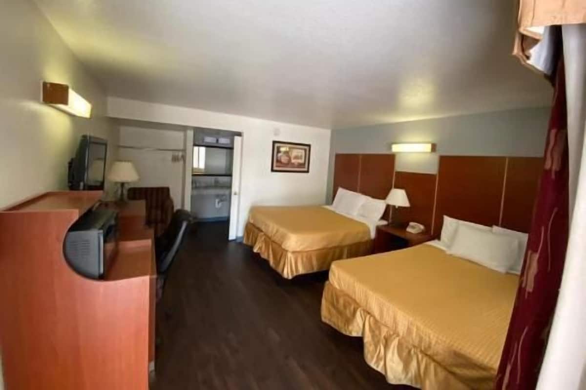 Desk, free cribs/infant beds, WiFi, bed sheets