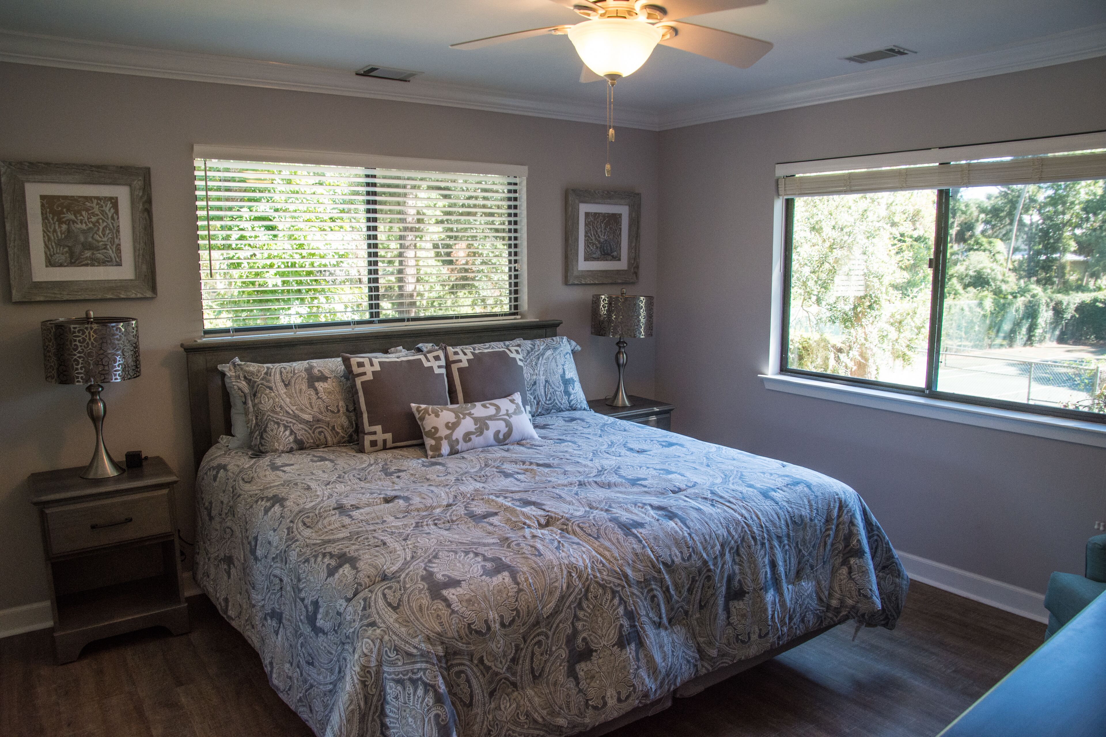 2 habitaciones, escritorio, tabla de planchar con plancha y wifi gratis 