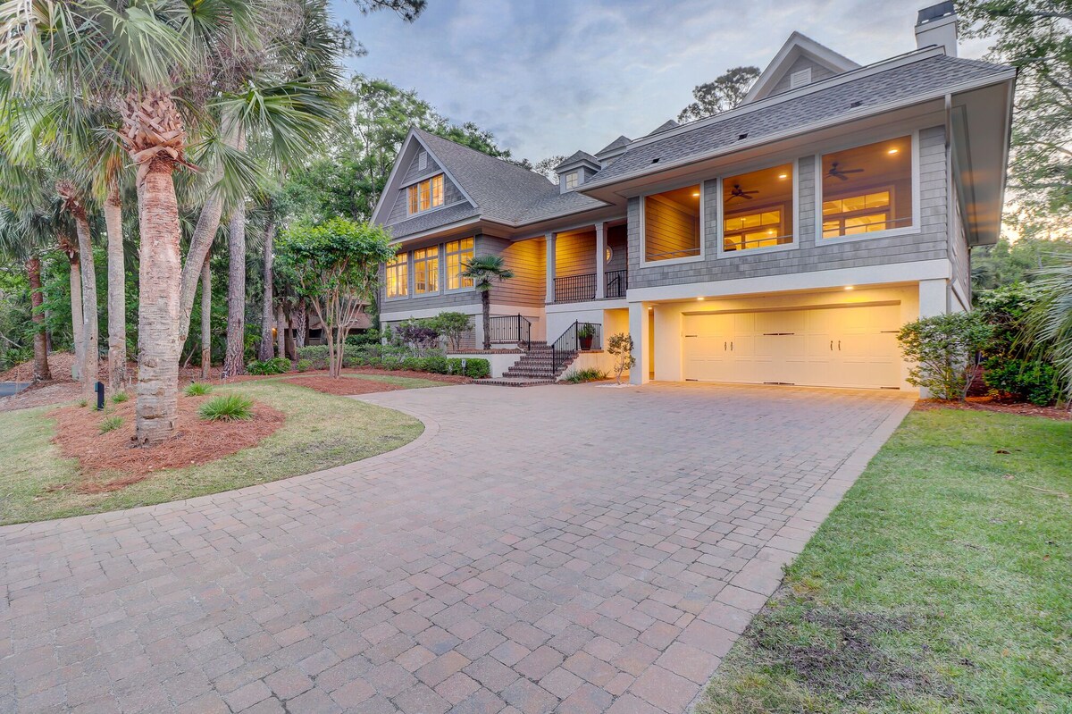 GORGEOUS 7 Bedroom 2nd Row Ocean Home with Private Pool & Game Room