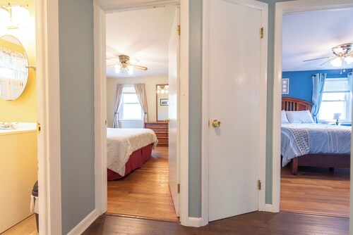 LINENS and BATH TOWELS provided CENTRAL AIR!