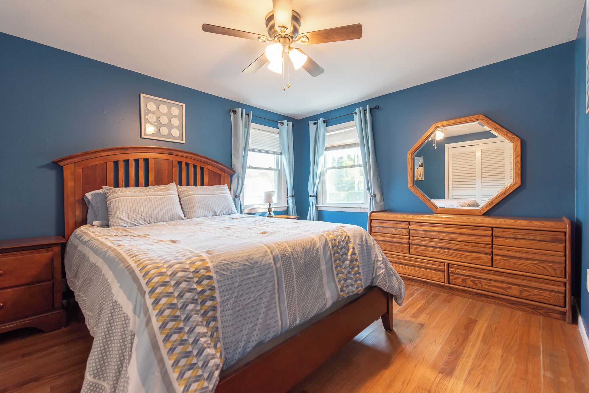 3 多间卧室、免费 WiFi、床单