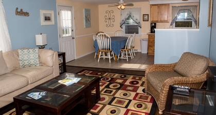 CENTRAL AIR, Linens and towels provided